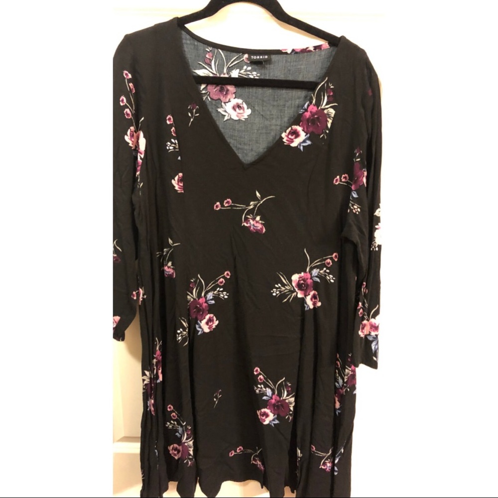 Torrid V neck floral